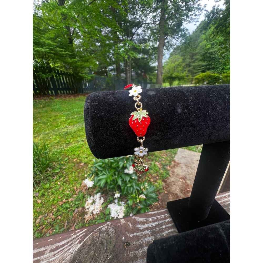 Red Strawberry Daisy Enamel Bracelet Gold Tone Fruit Floral Cottagecore